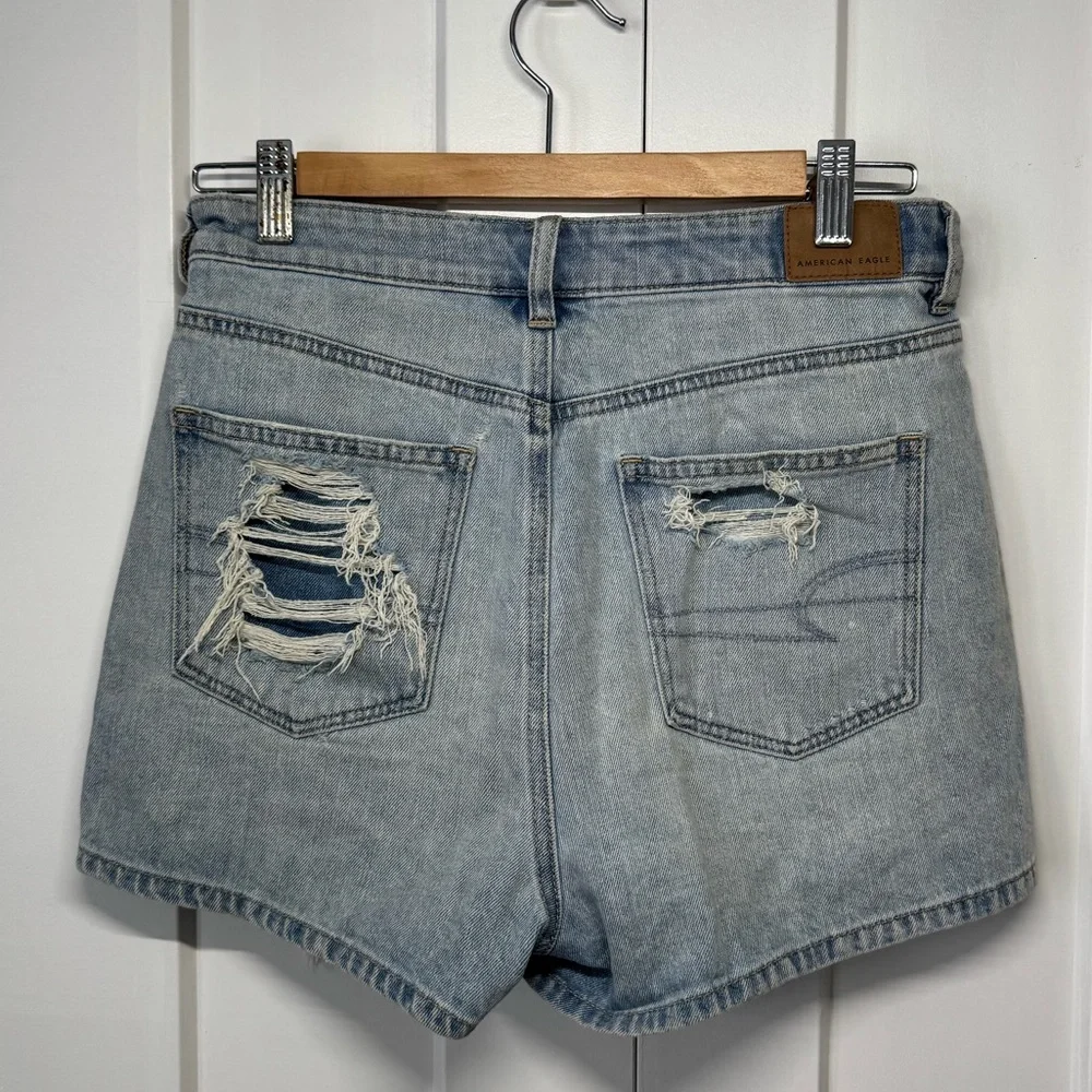 American Eagle Denim Mom Shorts, Size 4 - Picture 3 of 4